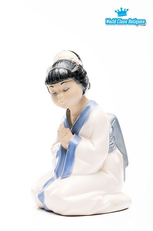 Scarce Nadal Figurine of a Japanese Geisha Entertainer